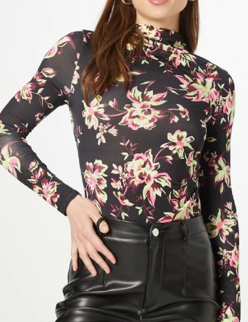 Body River Island, negru floral Negru