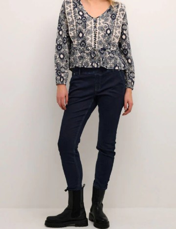 Blugi Cream, bleumarin