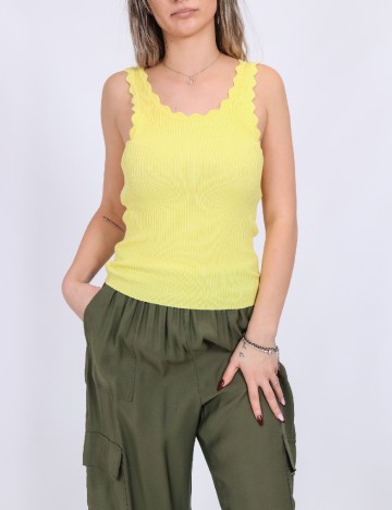 Maiou Noisy May, galben