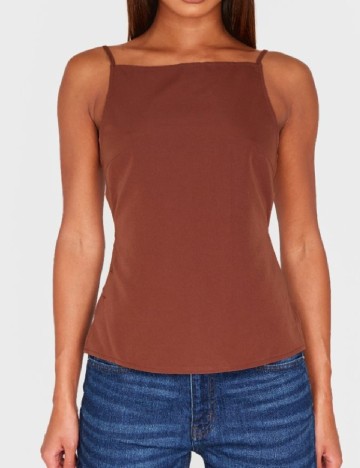 Maiou PrettyLittleThing, maro