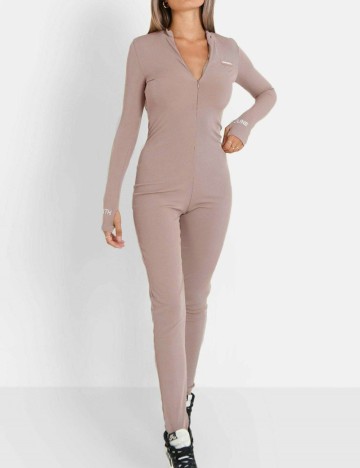 Salopeta Sixth June, maro