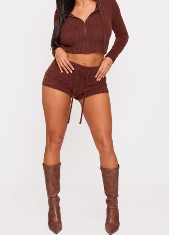 Pantaloni scurti PrettyLittleThing, maro