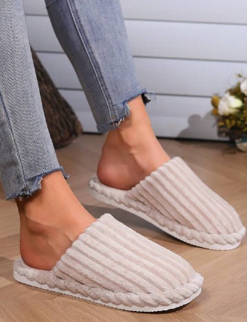 Papuci de Casa SHEIN, bej