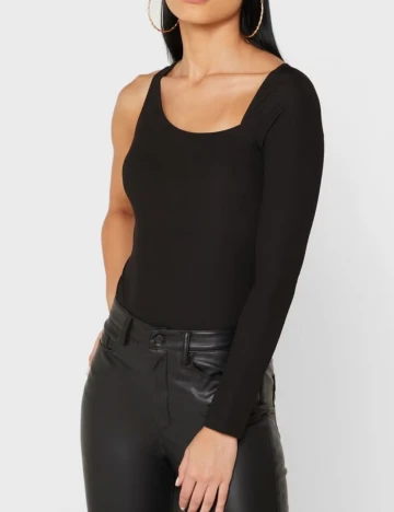 Body River Island, negru Negru