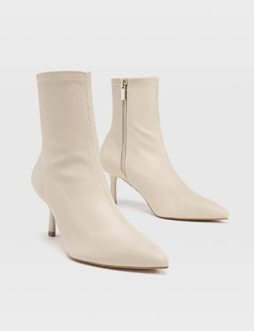 Botine Stradivarius, crem