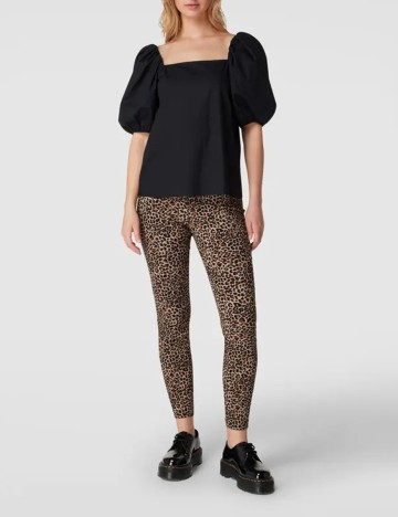 
						Colanti Vila, animal print