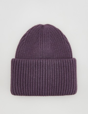 Caciula Reserved, mov