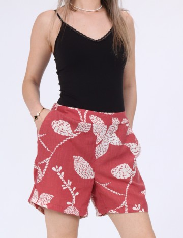 Pantaloni scurti Vero Moda, rosu