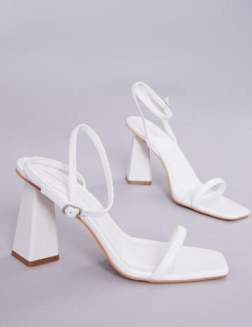 Sandale PrettyLittleThing, alb