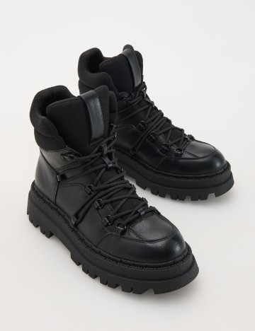 Ghete Reserved, negru