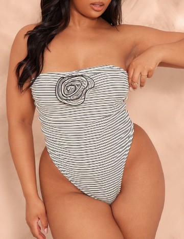 Costum de baie PrettyLittleThing Plus Size, alb/negru