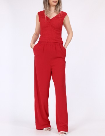 Maiou Jacqueline de Yong, rosu