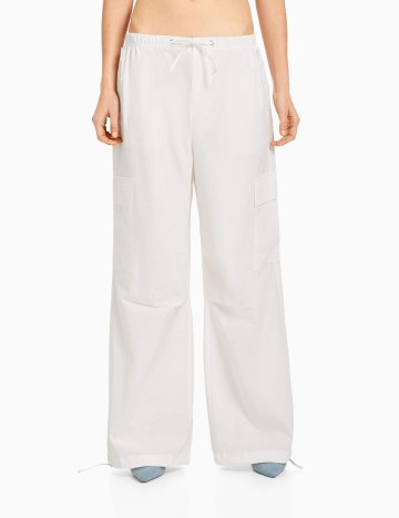 Pantaloni Bershka, alb