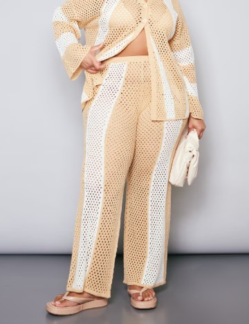 Pantaloni PrettyLittleThing Plus Size, crem