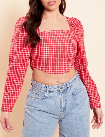 Top Wednesday's Girl, rosu