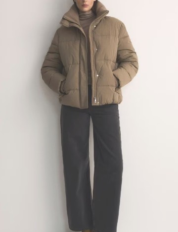 Geaca Reserved, maro