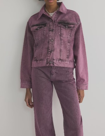 Jacheta Reserved, mov