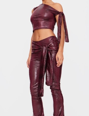 Top PrettyLittleThing, visiniu