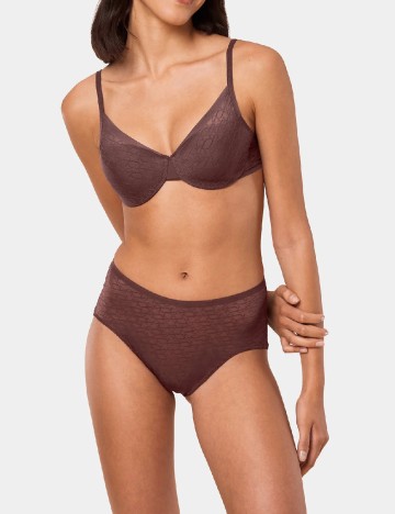 Chilot Triumph, maro