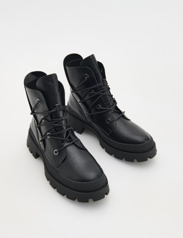 Ghete Reserved, negru