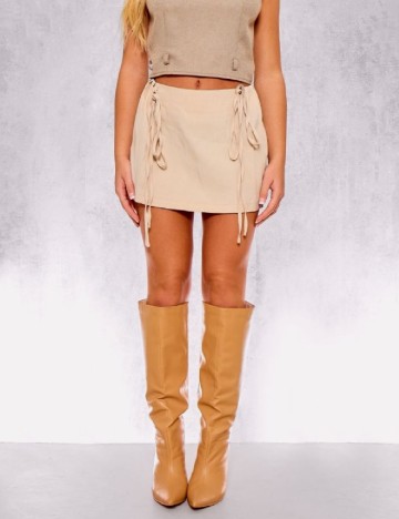 Fusta PrettyLittleThing, crem