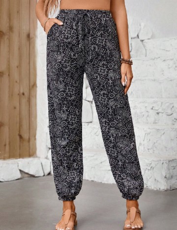 Pantaloni SHEIN, negru