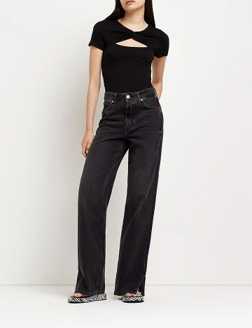 Body River Island, negru Negru