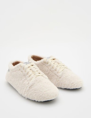 Adidasi Reserved, ecru