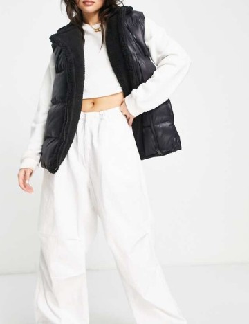 Vesta Threadbare, negru