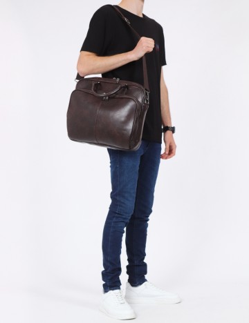 Geanta Reserved, maro