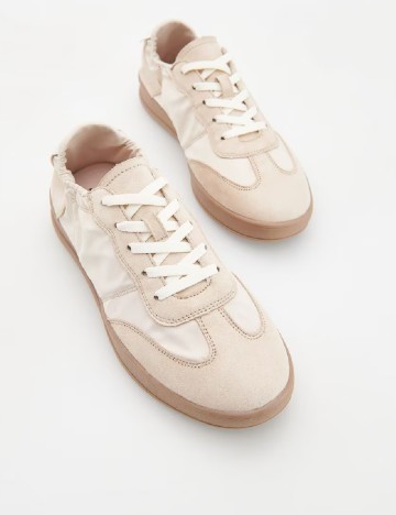 Adidasi Reserved, crem