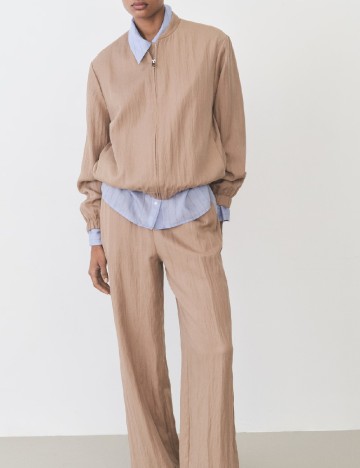 Jacheta Mango, maro deschis