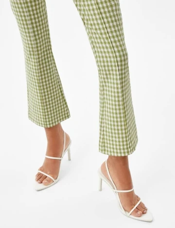 Pantaloni Bershka, verde, 36 Verde