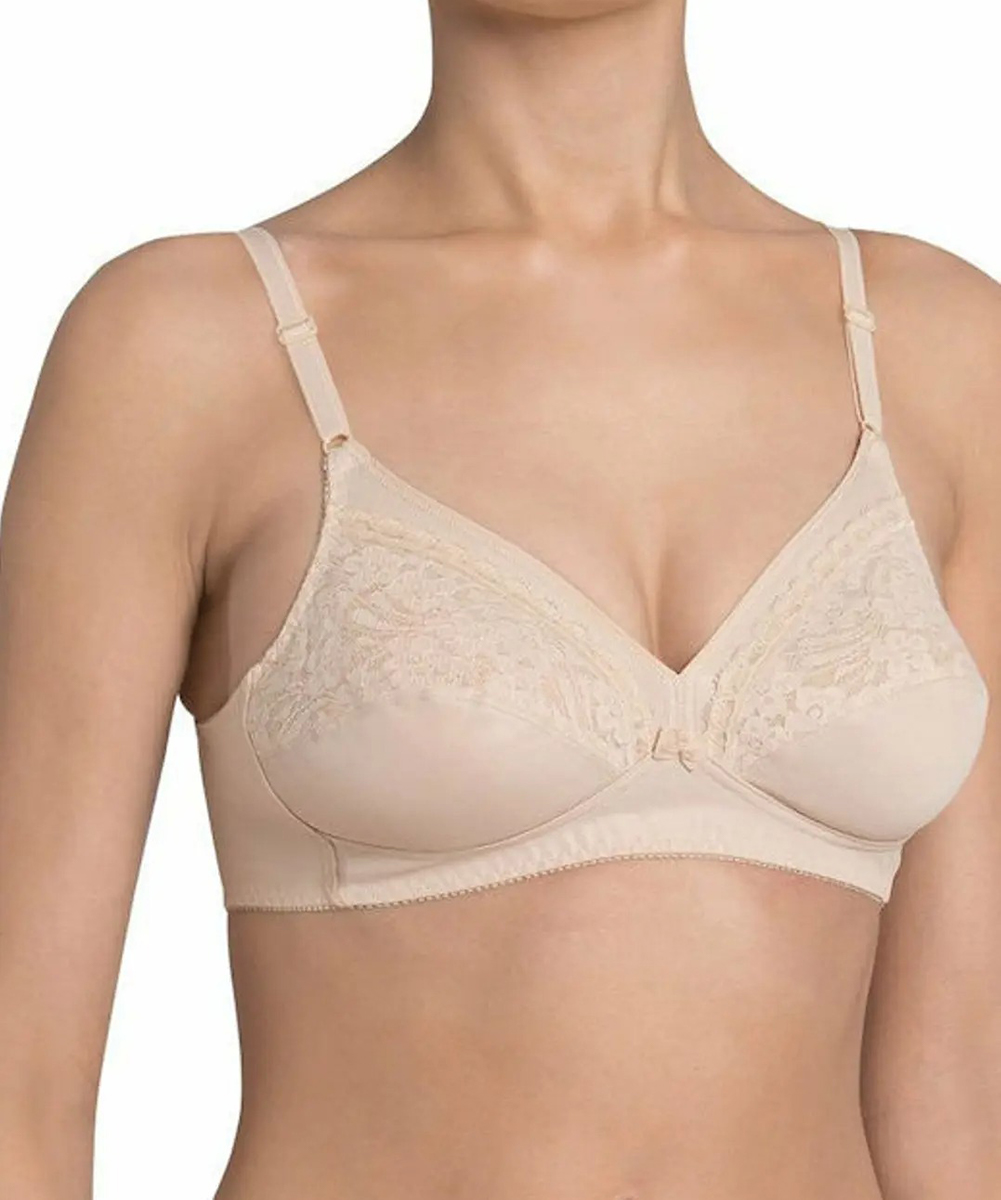 Sutien Triumph, nude