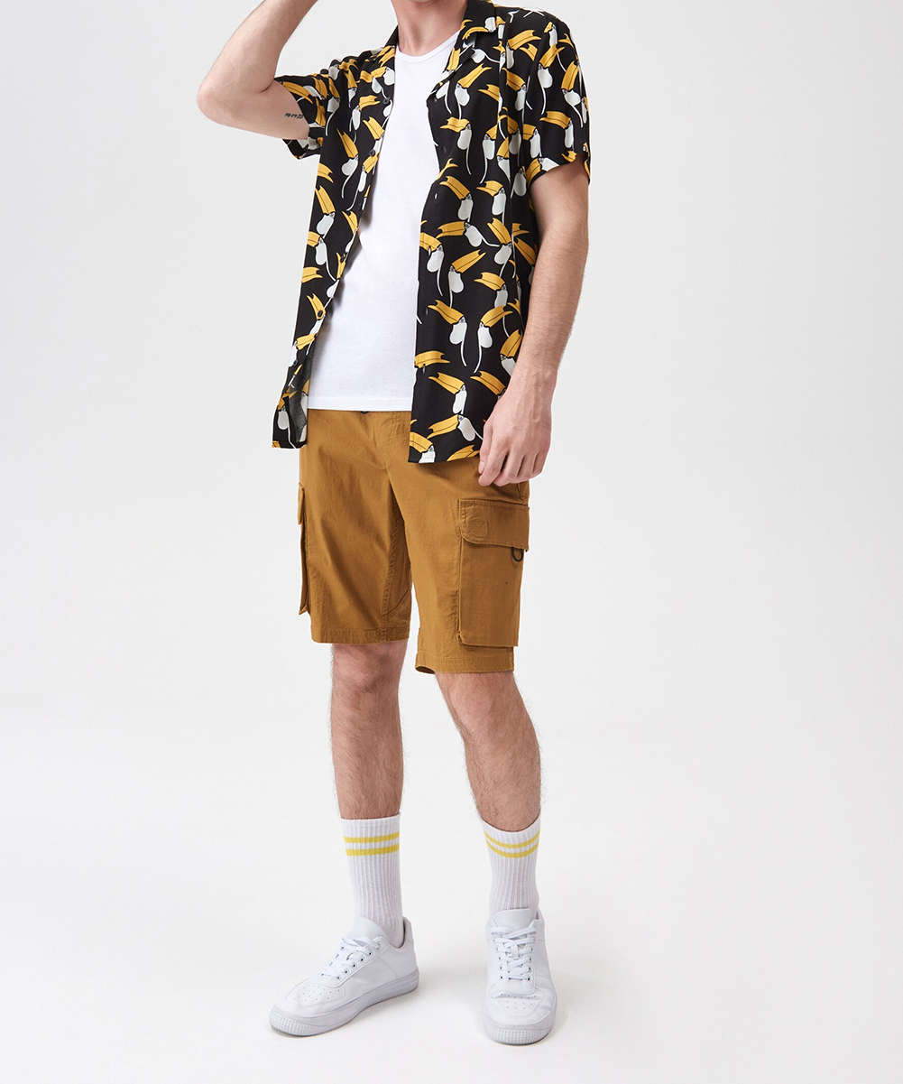 Pantaloni scurti Sinsay, mustar, 28