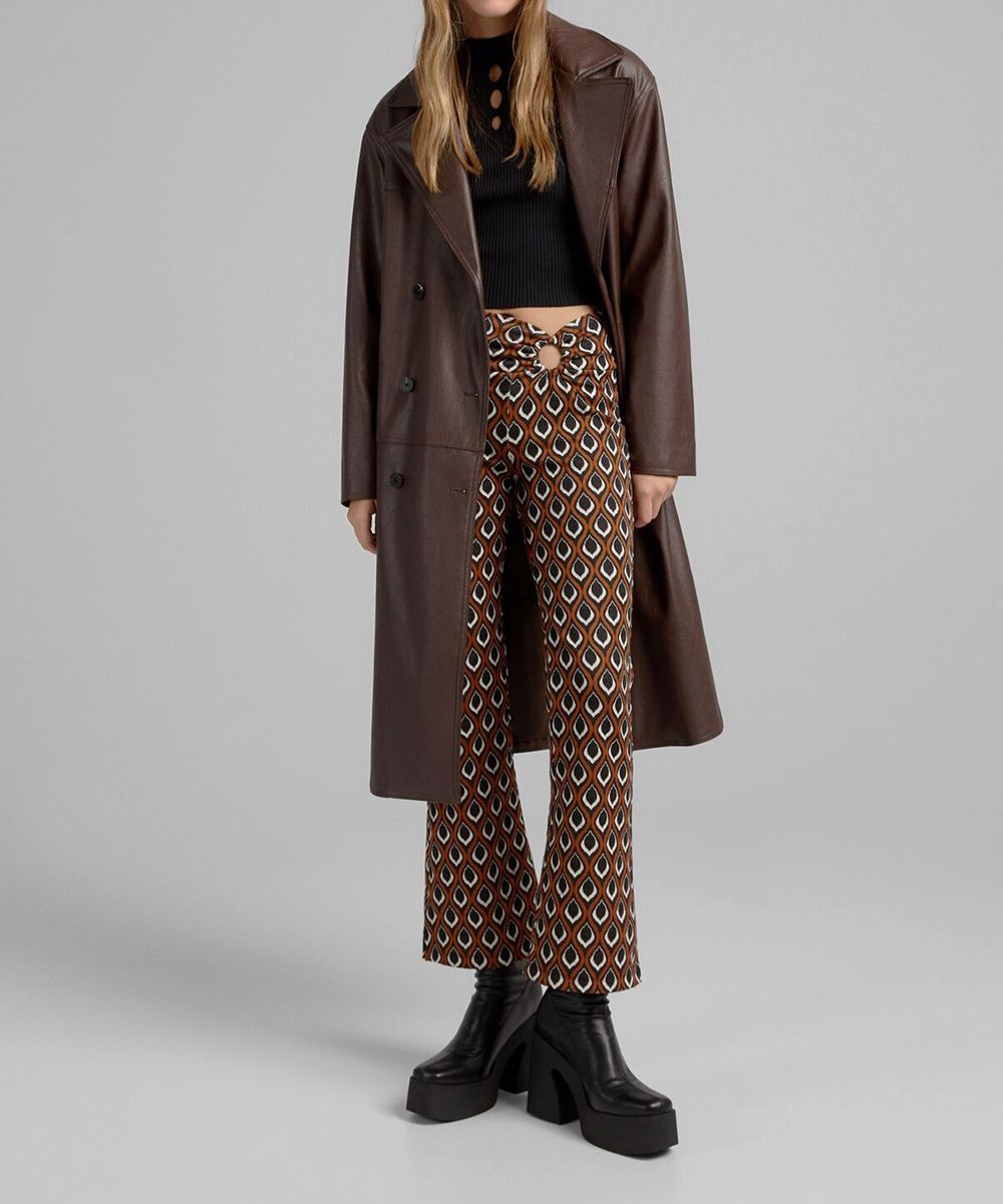 Pantaloni Bershka, maro, S