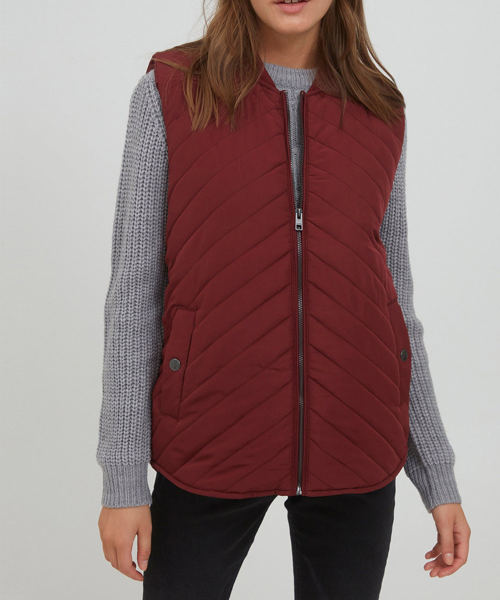 Vesta Oxmo, visiniu, M