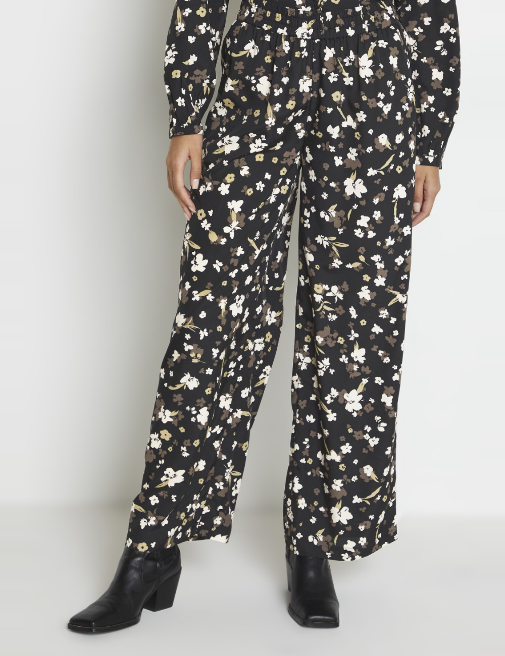 Pantaloni Kaffe, negru