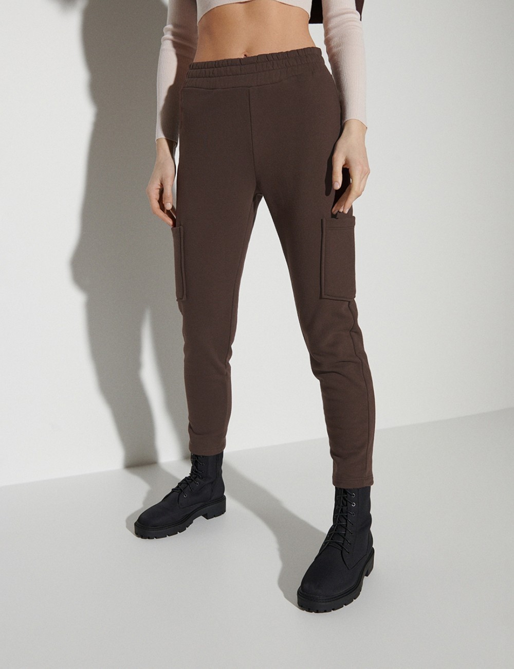 Pantaloni Reserved, maro - 1 | YEO