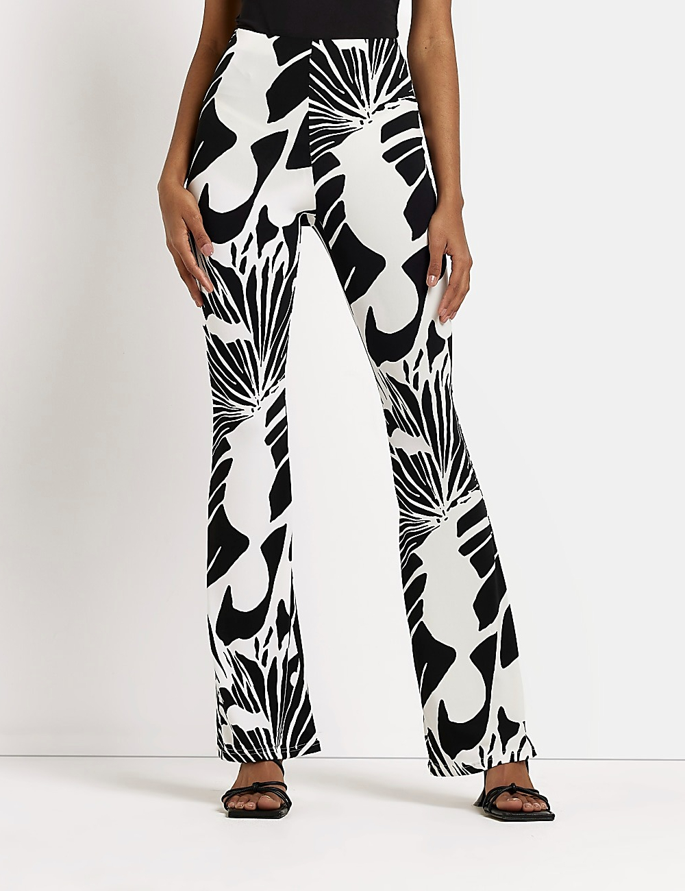 Pantaloni River Island, alb/negru