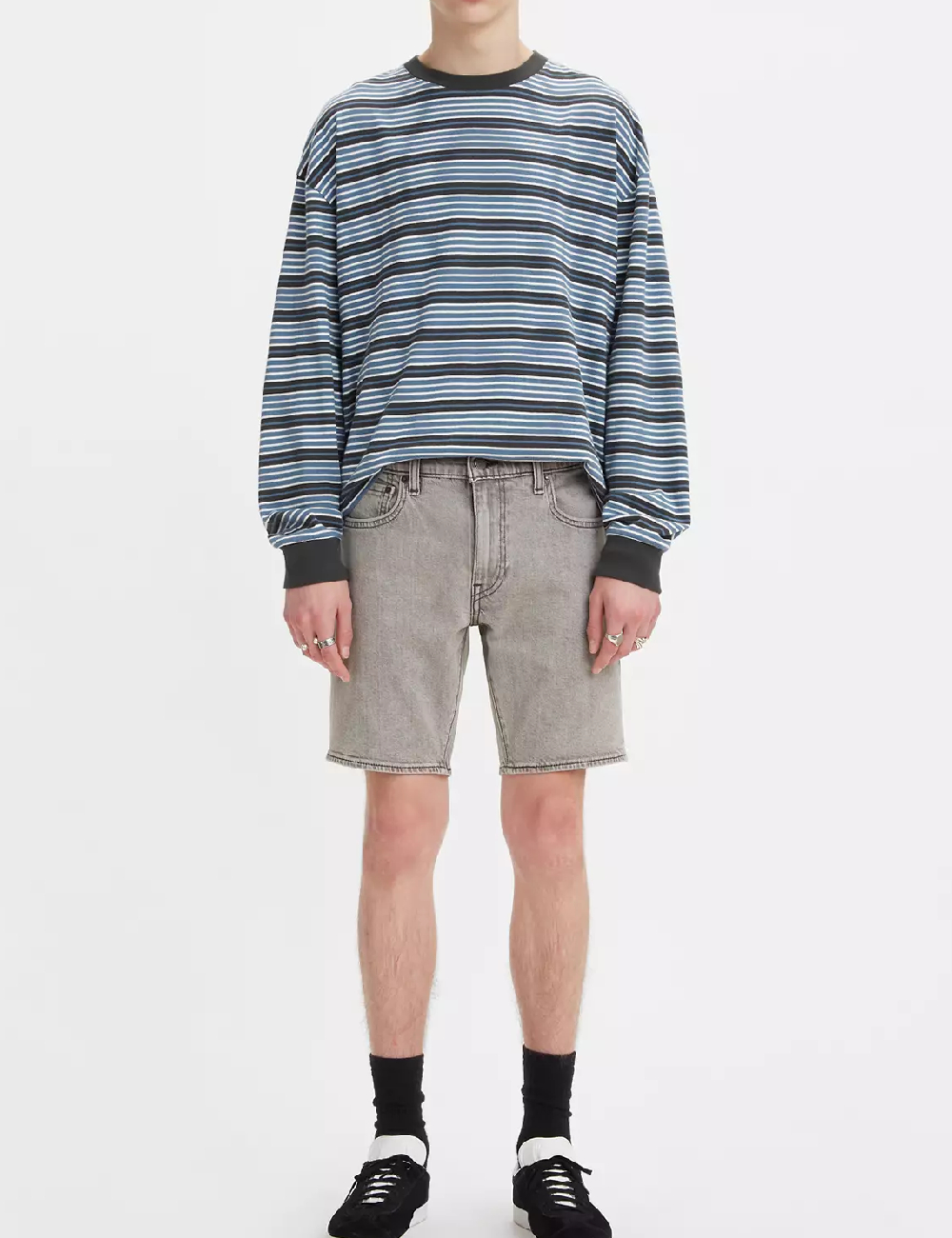 Pantaloni scurti Levi S, gri deschis