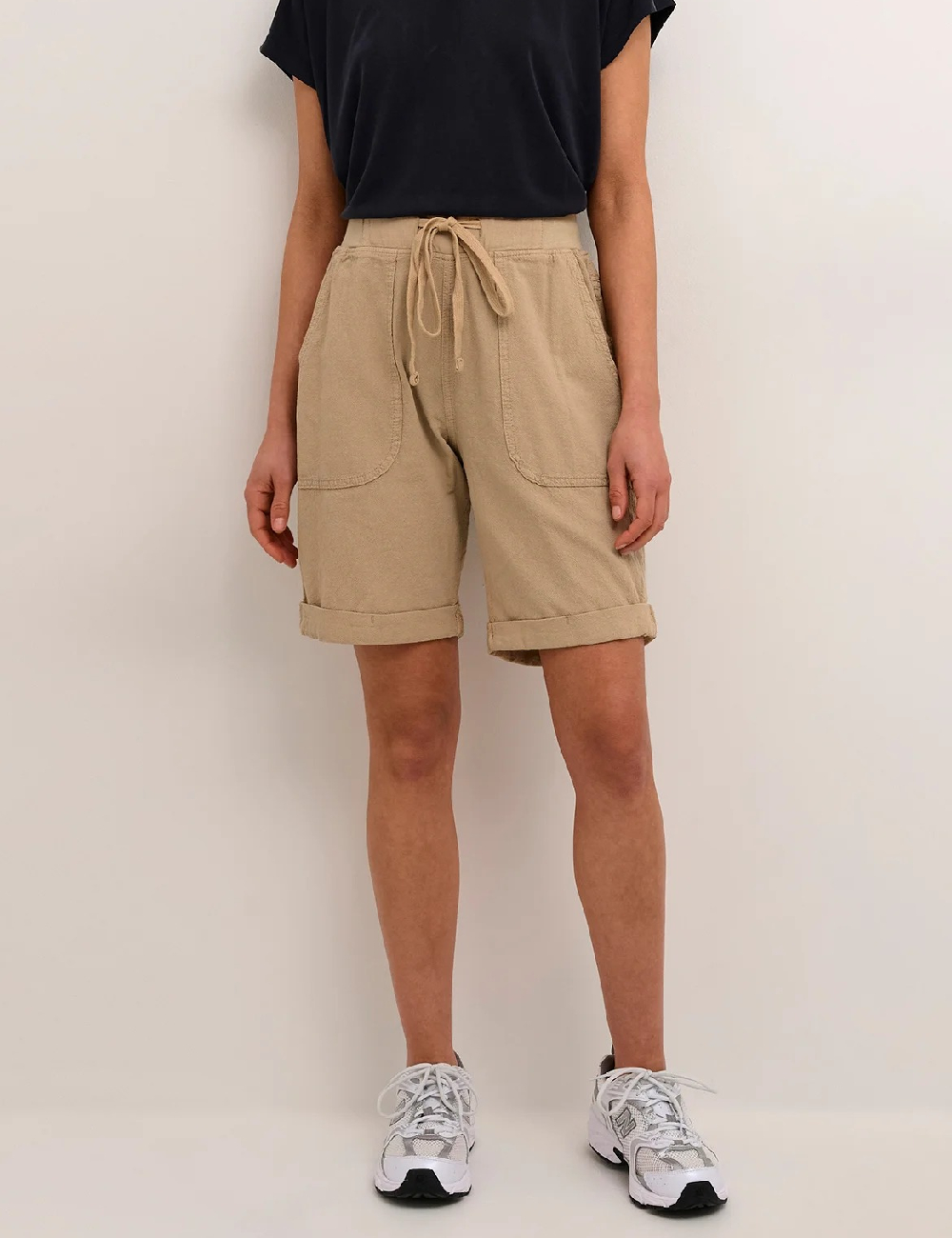 Pantaloni scurti Kaffe, crem