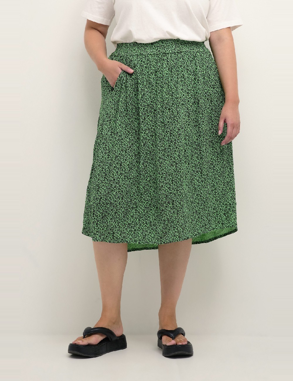 Fusta Kaffe Curve, verde - 1 | YEO
