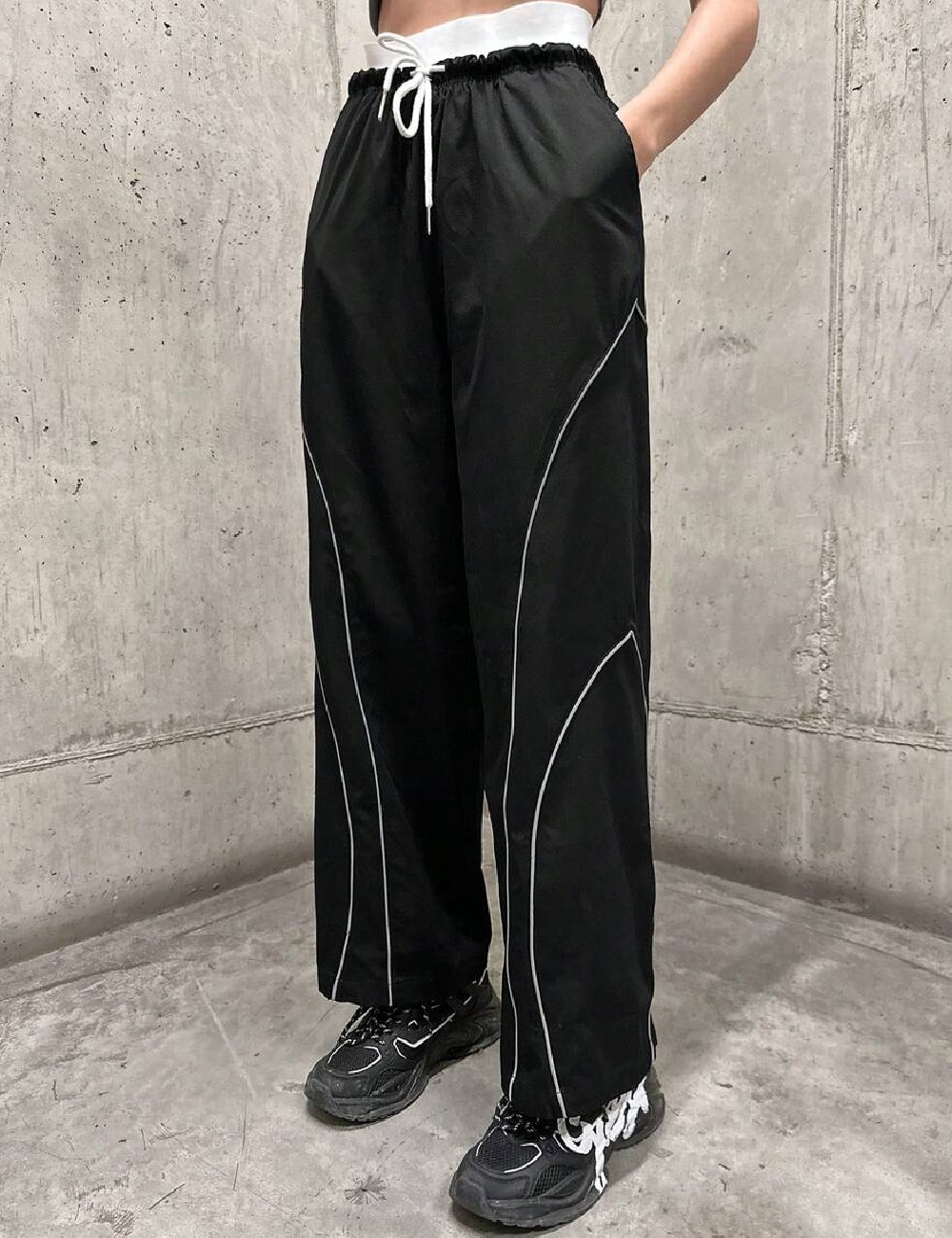 Pantaloni SHEIN, negru - 1 | YEO