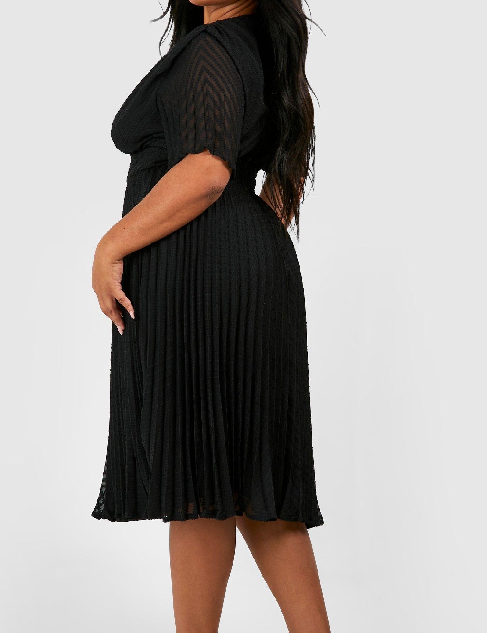 Rochie medie Boohoo Plus Size, negru - 1 | YEO