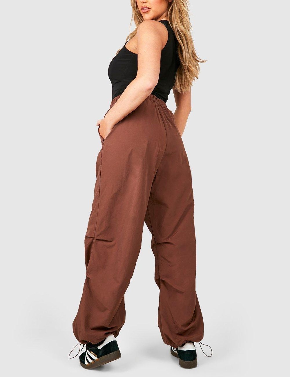 Pantaloni Boohoo Plus Size, maro - 1 | YEO