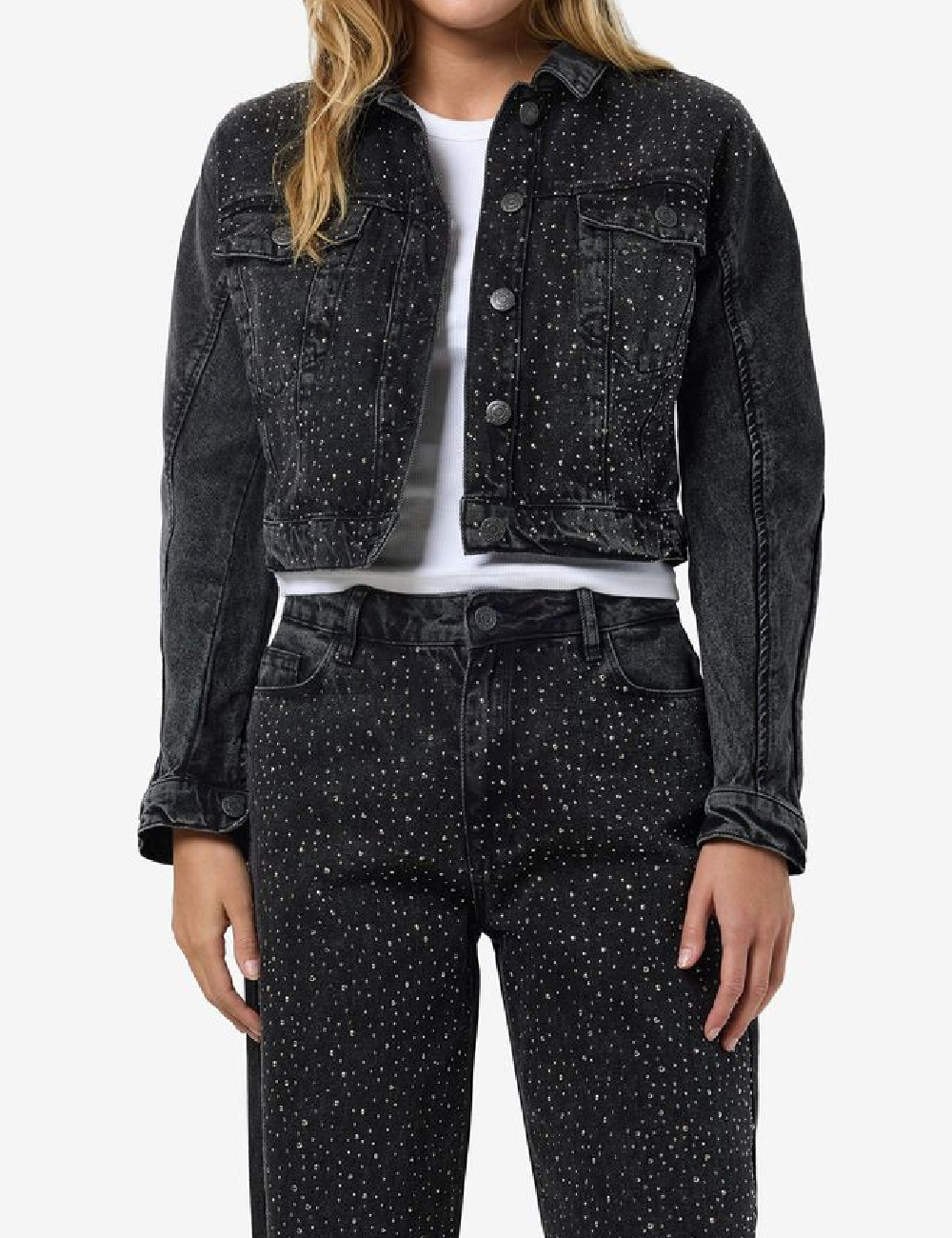 Jacheta Noisy May, negru