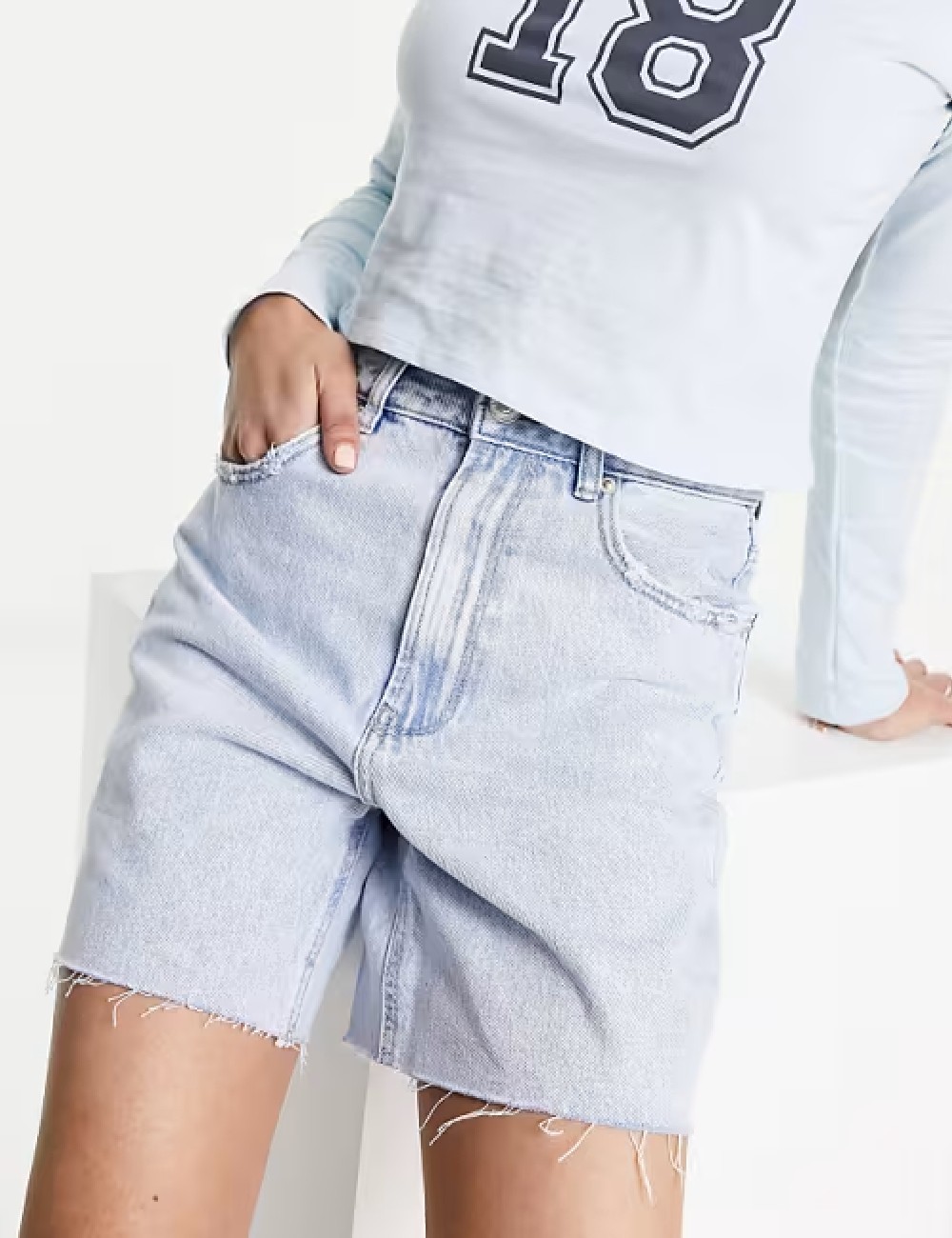 Pantaloni scurti Stradivarius, albastru deschis - 1 | YEO