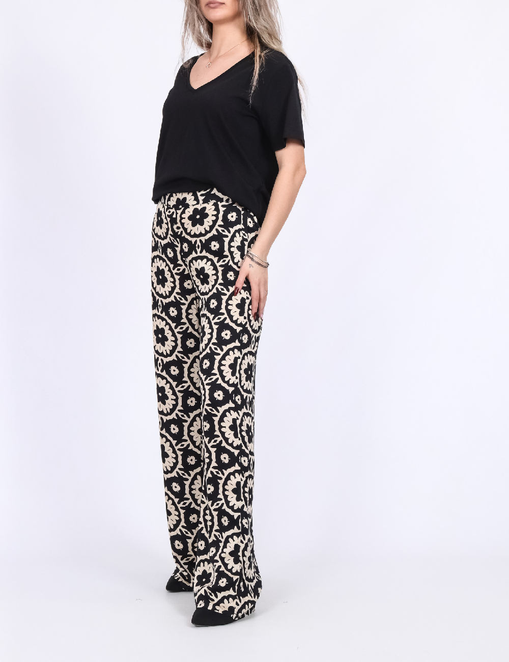 Pantaloni Motivi, negru/crem