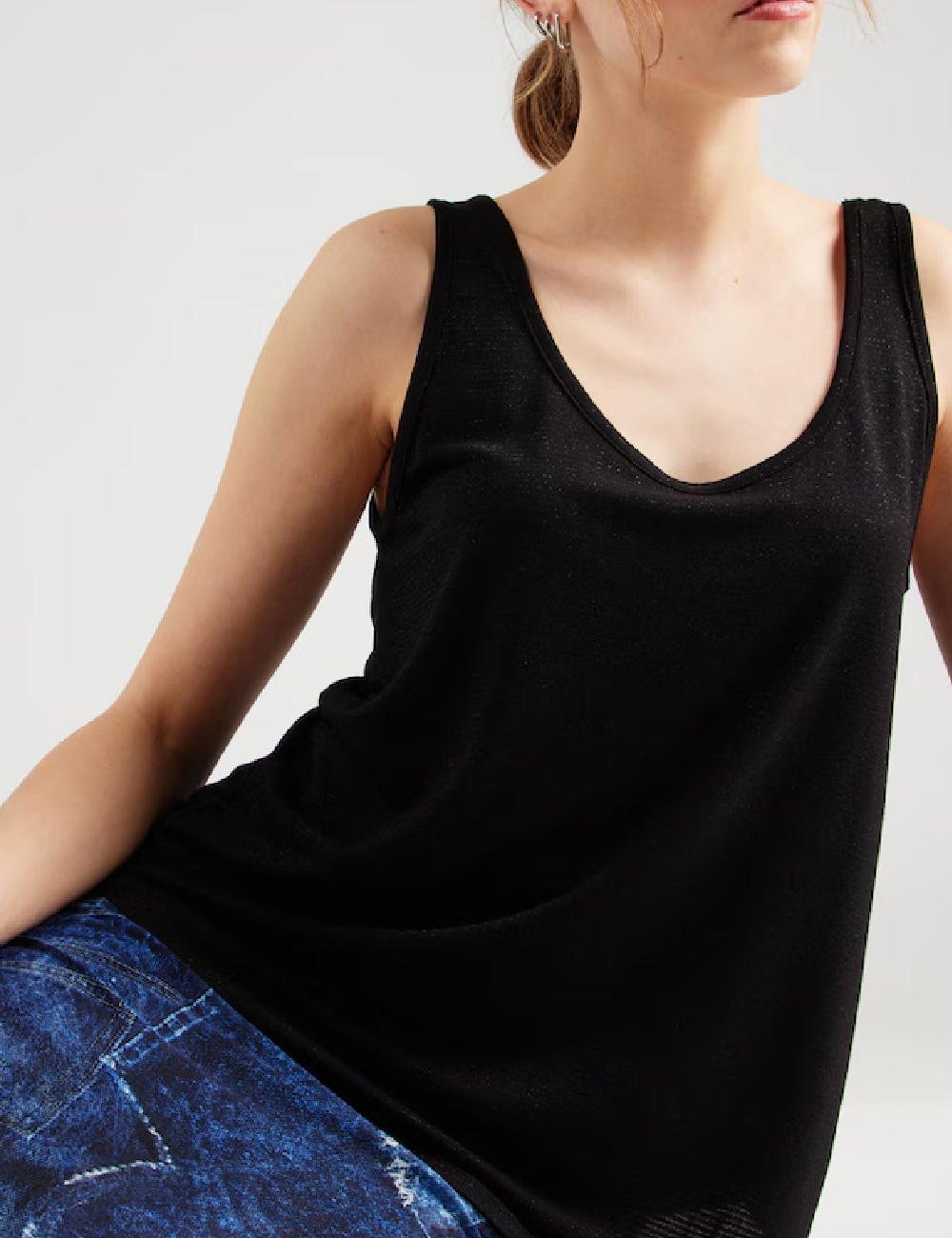 Maiou Pieces, negru